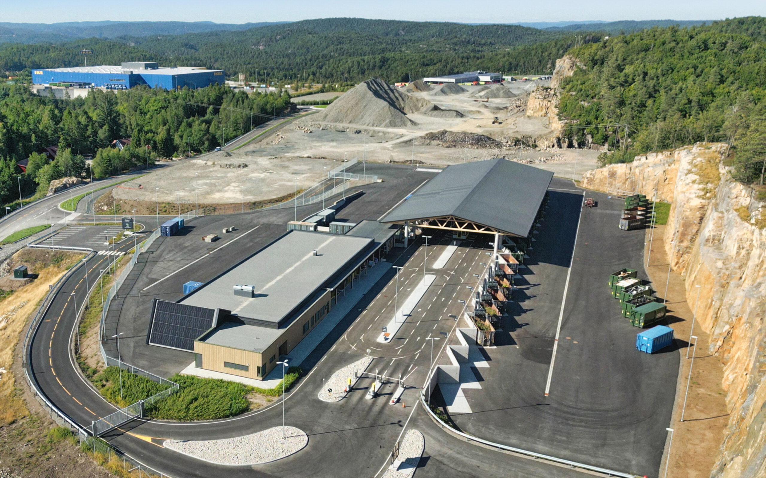 Dronefoto av Sørlandsaparken gjenvinningsstasjon og nærliggende områder